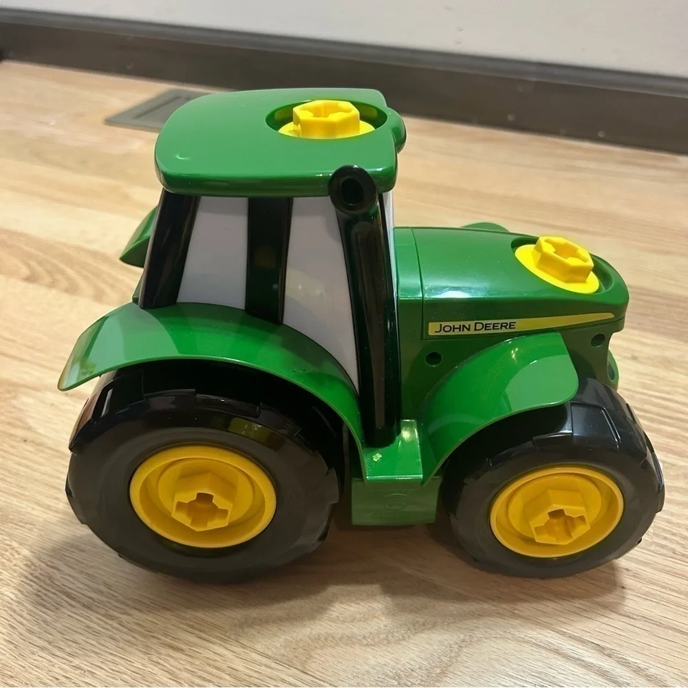 John Deere Build a Johnny Tractor Toy Green Yellow Kids Battery Screwdriver